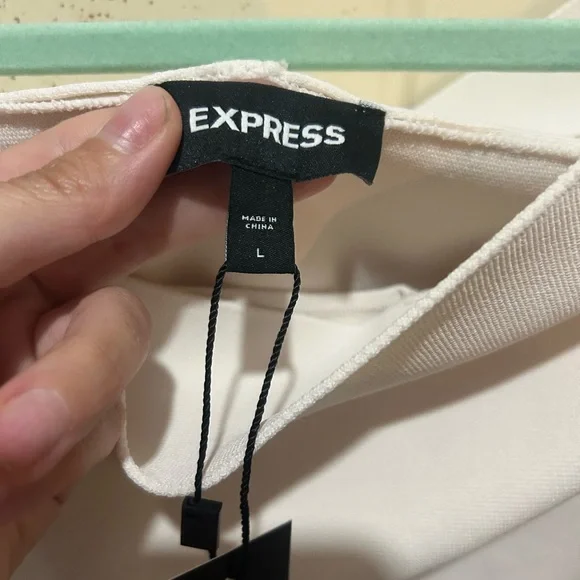 Off shoulder crop top - Picture 2 of 3